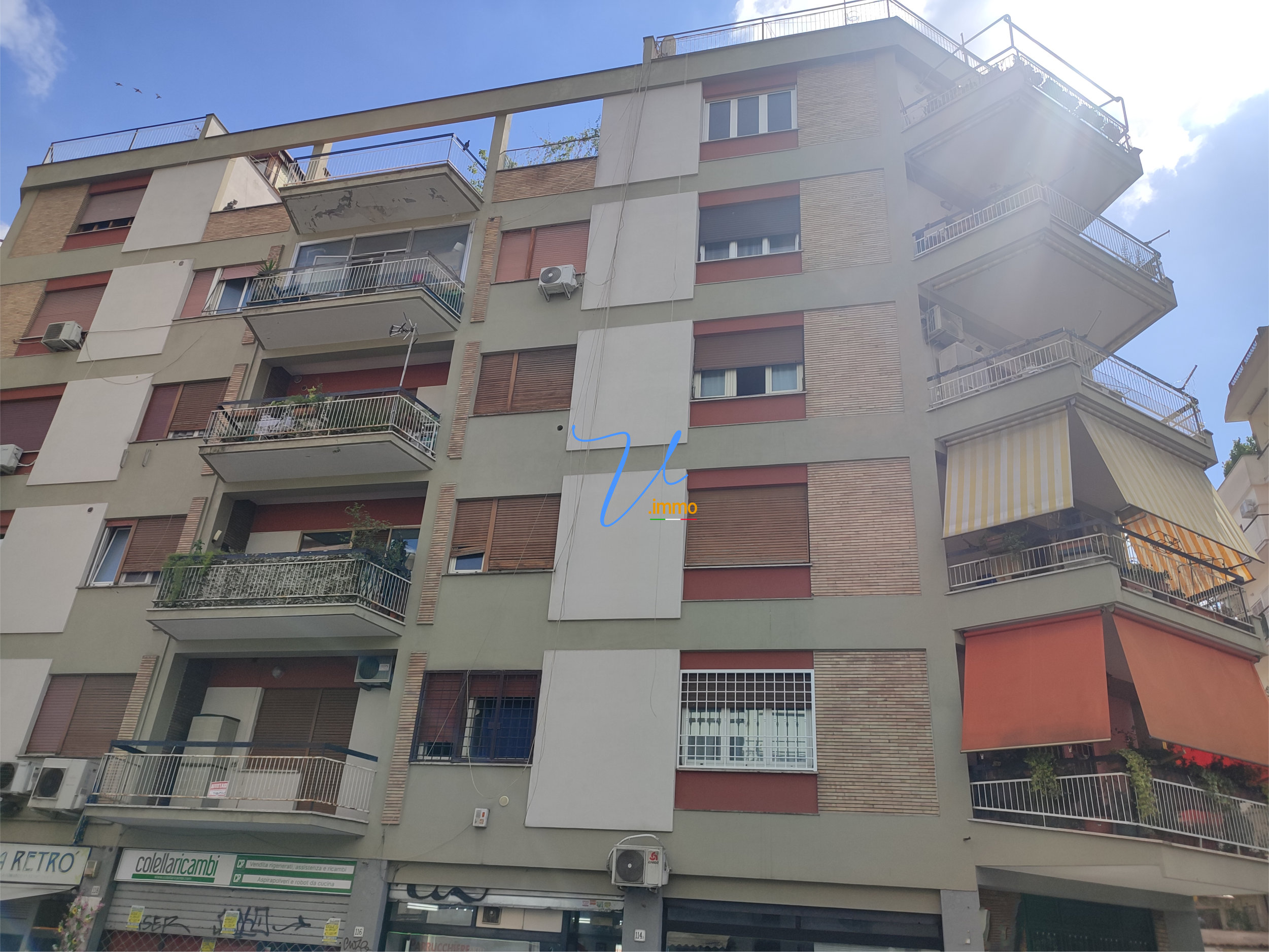 Attico su due livelli in via Baldo Degli Ubaldi – VOLARE